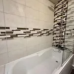 Standing Apartman