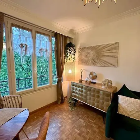 アパート Standing