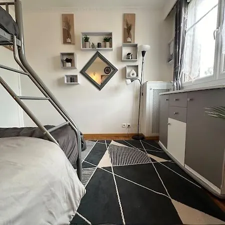 Apartment Standing *
