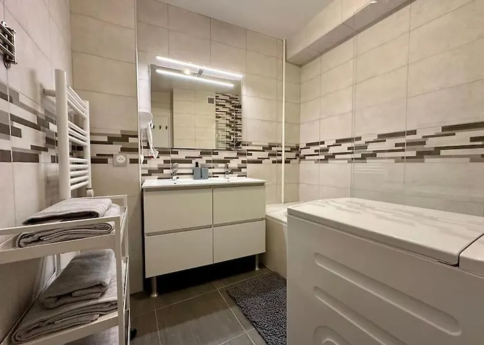 アパート Standing *